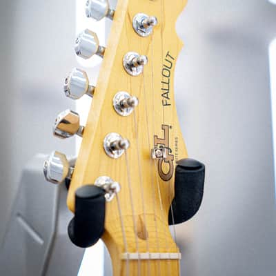 G&L Tribute Fallout Shell Pink MP image 7