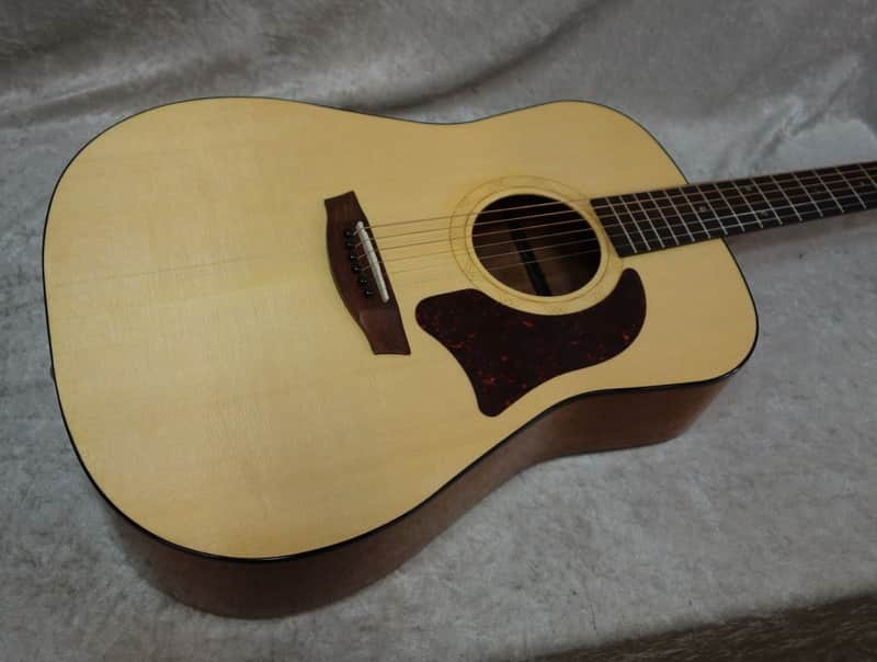 Garrison G40 acoustic guitar with hardshell case image 1