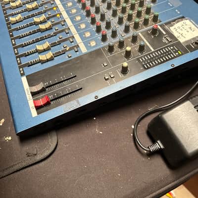Yamaha MG16/4 analog mixer image 2
