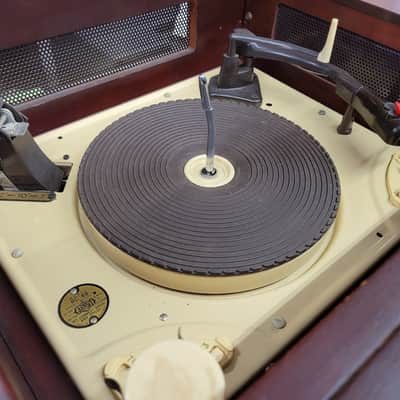 Pilot PT-1030 High Fidelity Phonograph 1956 Walnut image 5