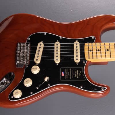 American Vintage II 1973 Stratocaster - Mocha w/Maple