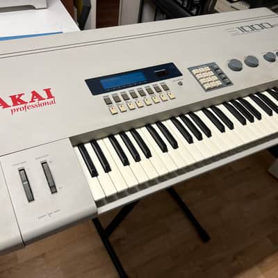 Akai S1000KB Digital Sampler with SCSI2SD image 1
