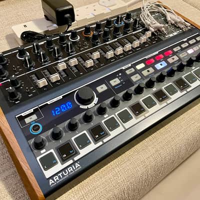 Arturia MiniBrute 2S Desktop Synthesizer 2018 - Present - Black imagen 2