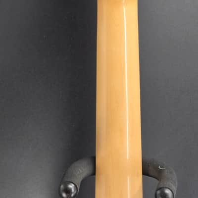 Squier 0374027529 Classic Vibe™ '70s Stratocaster® HT HSS, Laurel Fingerboard, Black Pickguard, Mocha image 6