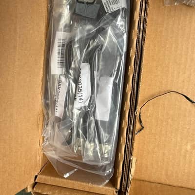 Shure AD8C – Axient Digital PSM Antenna Combiner (470–960 MHz), worldwide shipping image 18