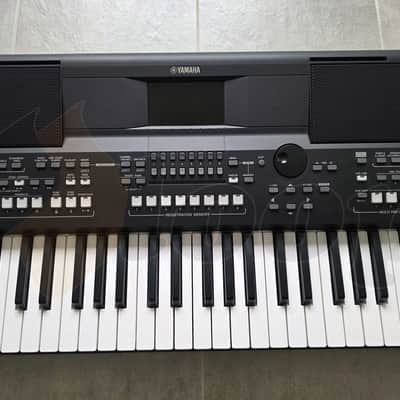 Yamaha PSR-SX600 arranger image 5