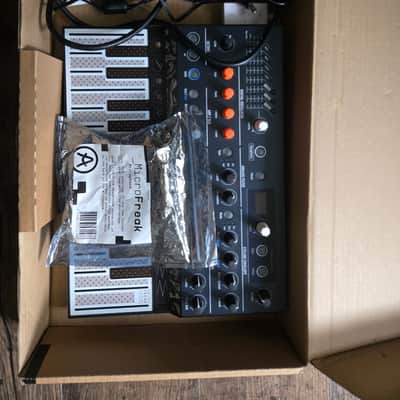 Arturia MicroFreak 25-Key Algorithmic Synthesizer 2019 - Present - Black image 2