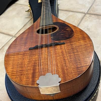 1918 C.F. Martin A-K Flamed KOA Mandolin with case image 7