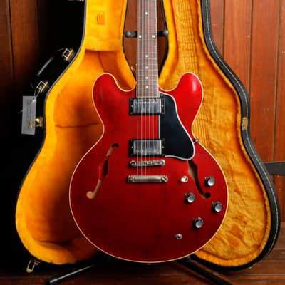 Gibson Custom 1961 ES-335 Reissue VOS 60s Cherry Semi-Hollow Electric Guitar image 2