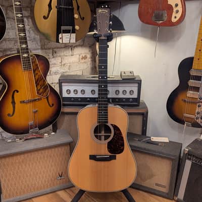 Martin HD-28 2012 - Natural Gloss image 1