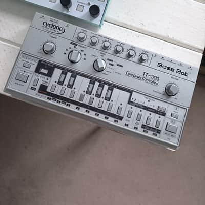 Cyclone Analogic TT-303 Bass Bot V1 | Reverb