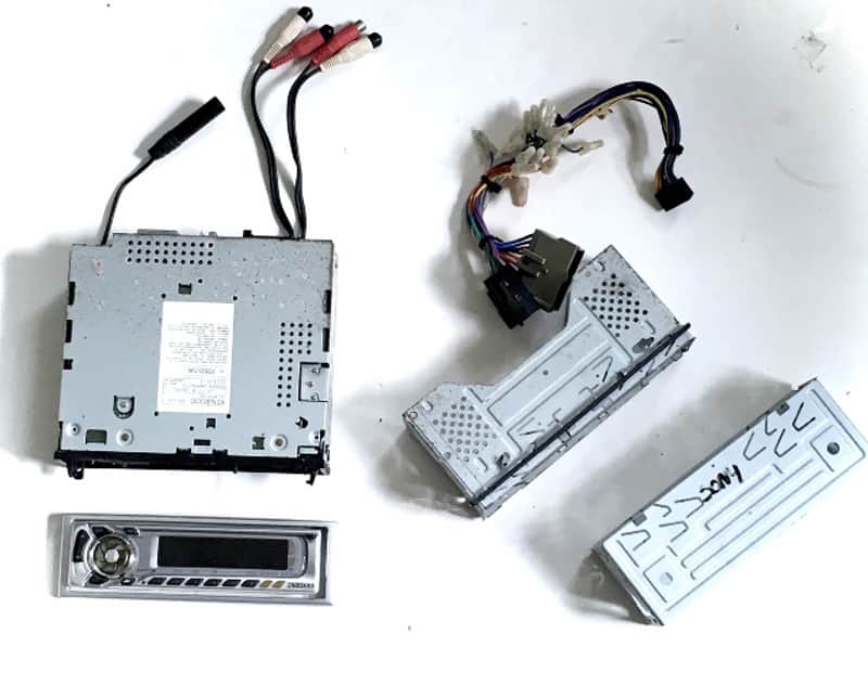 Kenwood KDC-419 CD Receiver Car Stereo Extras Cages Cables Wiring Harness Rare