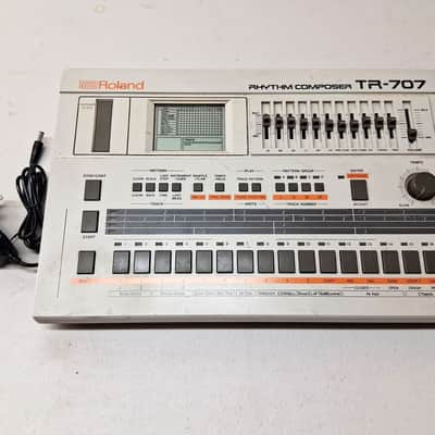 Roland TR-707 Vintage Drum Machine