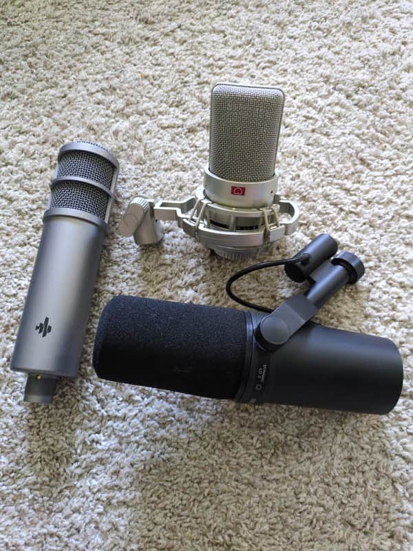 Mixed Lot of 3 cheap microphones image 1