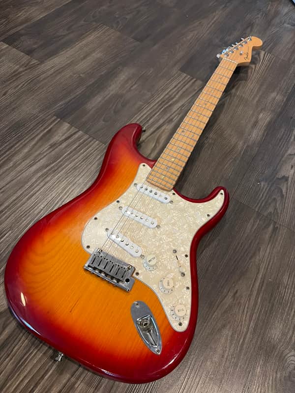 Fender American Deluxe Stratocaster Ash with Maple Fretboard 2006 w/ Custom Shop ‘69 Pickups image 1
