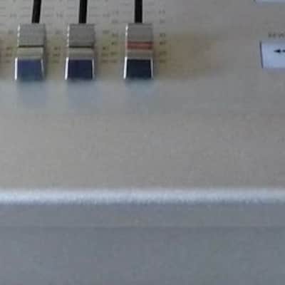 KORG D16XD-enregistreur 16 pistes+Hd 40Go+flight image 3