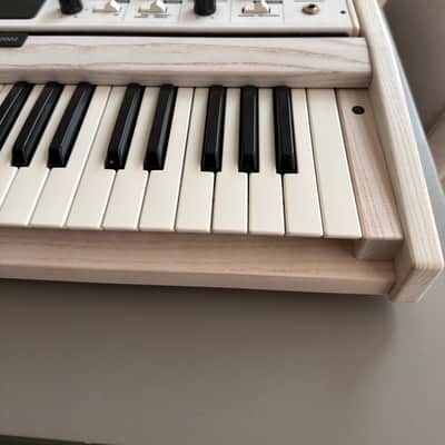 Moog Minimoog Performer Voyager - Limited Edition White 2013 - Limited Edition White image 11