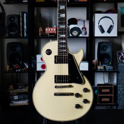 Gibson Custom Shop Les Paul Custom '68 Reissue Vintage White Ebony Board 2010 image 25