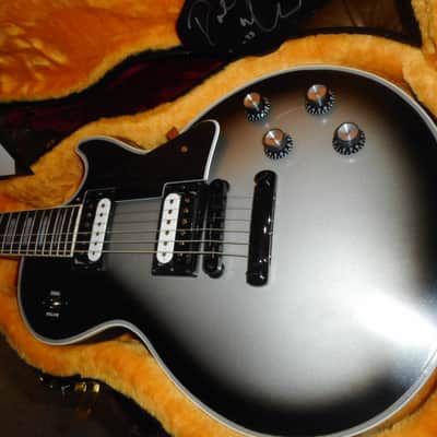 Gibson Custom Shop Les Paul Custom/ MOD shop 1 of 1 2022 - Silver burst Satin owned and Signed by Dustie Waring image 2