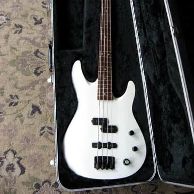 Peavey B-Ninety B90 1991 Pearl White image 1