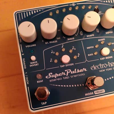 Electro-Harmonix Super Pulsar Stereo Tap Tremolo 2015 - Present - Blue image 9