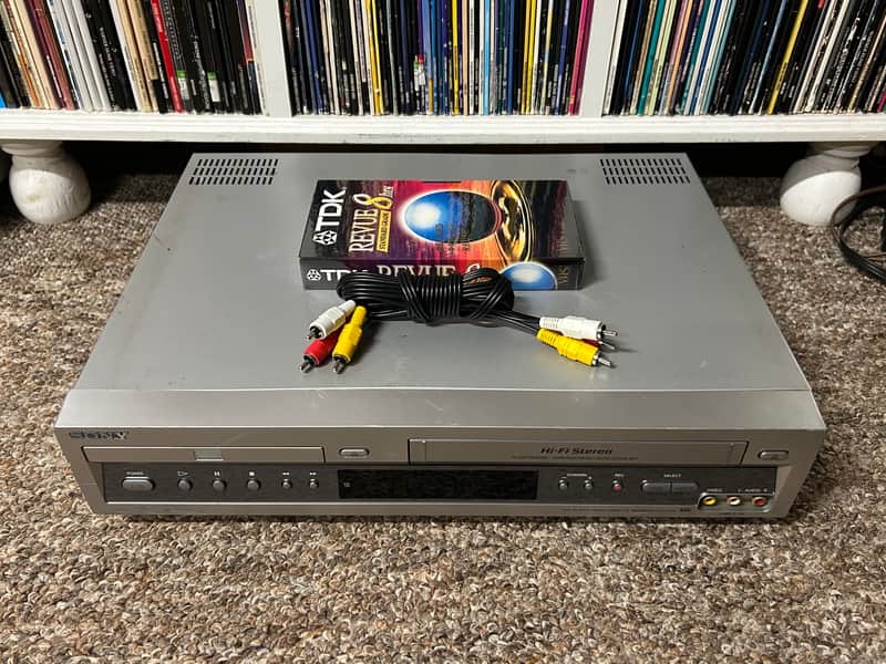 Sony SLV-D100 DVD Player/ Video Cassette Recorder VCR Combo No Remote TESTED ✅ image 1