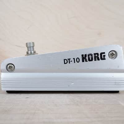 Korg DT-10 Chromatic Pedal Tuner Silver image 3