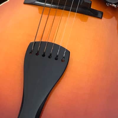 Benedetto Manhattan 18" Archtop Sunburst image 3