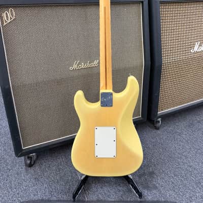 Fender Strat Plus Deluxe with Maple Fretboard 1993 - Vintage Blond image 8