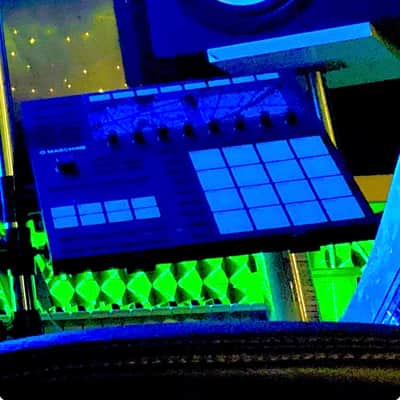 Native Instruments Maschine MKIII 2010s - Black image 3