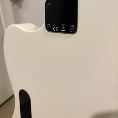 Fender Jim Root Signature Jazzmaster 2022- Arctic White with Gig Bag image 10