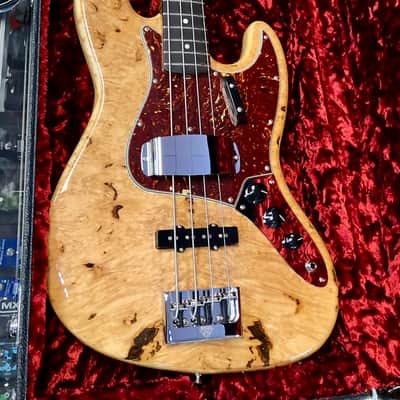 Fender Custom Shop Artisan Maple Burl Jazz Bass®, 3A Rosewood Fingerboard - Aged Natural image 3
