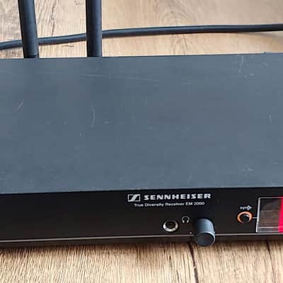 Sennheiser EM 2000 True Diversity Receiver 606-678 MHz image 5