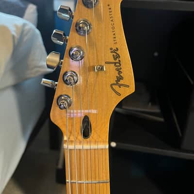 Fender MIM Player Strat 2020 - 3 color Sunburst image 3