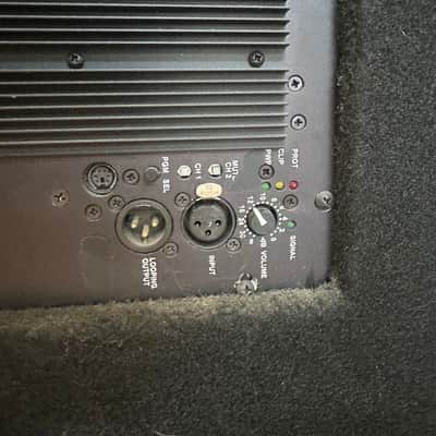 Bergantino IP322 (1000 watt powered bass cab!!) image 3