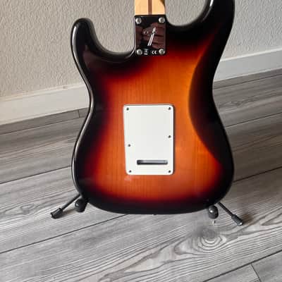 2021 Fender Player Stratocaster with Maple Fretboard - 3-Color Sunburst image 4