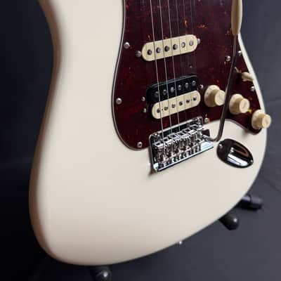 Fender American Professional II Stratocaster HSS Electric Guitar Olympic White w/ OHSC image 6