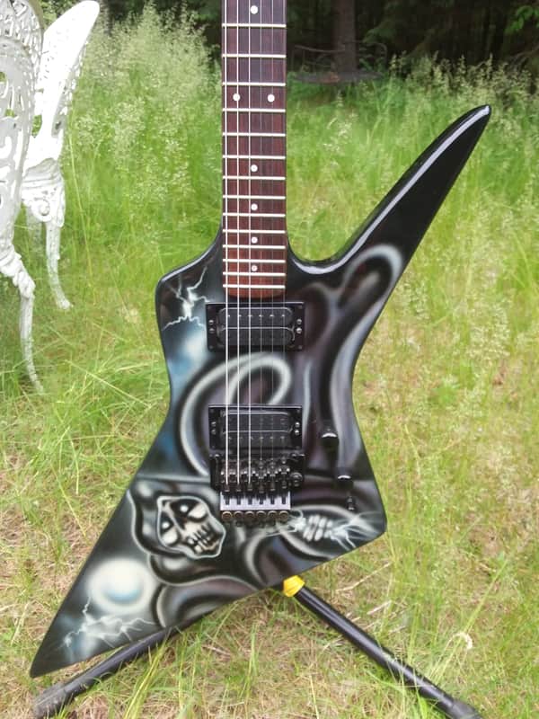 Kramer Condor 1985 with graphics image 1