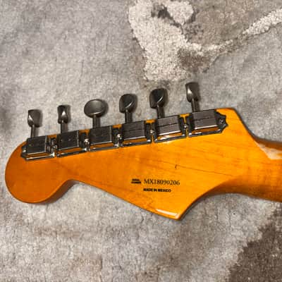 Fender Stratocaster 2018 - Black image 6