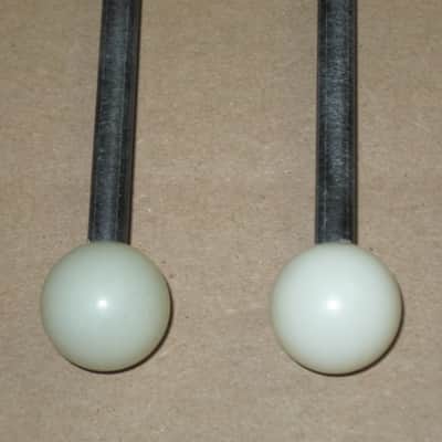 one (new old stock) pair Gambal Manufacturing GPN (UG13GPNXX) Bells, Xylophone Percussive Keyboard MALLETS, 1 inch White Hard Acrylic Ball Heads with Black Synthetic Shafts, with original packaging - from 1990s - early 2000s image 7