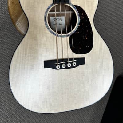 Martin 000C Jr-E Junior Short-Scale Bass Acoustic/Electric Bass Guitar w/ Case image 3