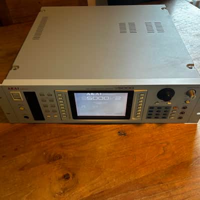 Akai S5000 Sampler image 2