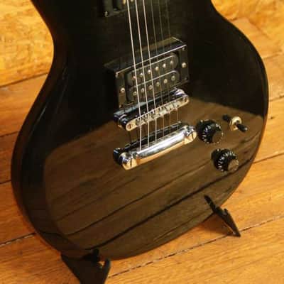 Hondo 732 DeLuxe Series image 5