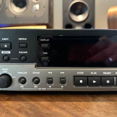 TASCAM CD-RW900SL Rackmount CD Recorder and Player image 2