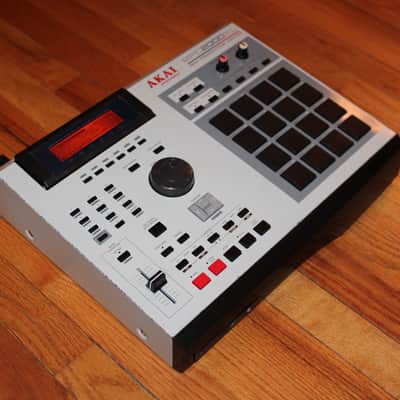 AKAI MPC2000XL, CUSTOM BLACK TRIM, ORANGE LCD BACKLIGHT, INTERNAL ZIP DRIVE or CF READER (+$35), 32MB RAM image 3