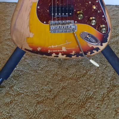 Custom Strat 2024 - Three tone suburst relic image 3