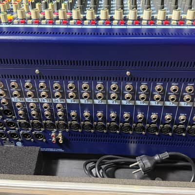Midas Venice U32 32-Channel Mixing Console / USB Interface 2012 - 2016 - Blue image 6
