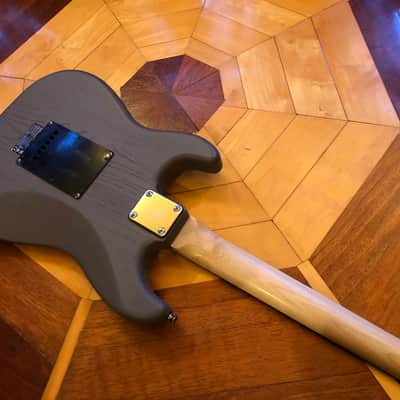 Donner Standard Series Stratocaster style Gray Electric Guitar Single Coil Pickups Soft Case, Strap image 21