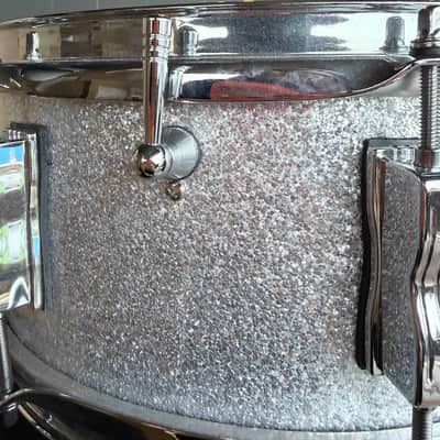Ludwig Legacy Mahogany 'Jazz Fest' 5.5x14 Snare Drum in Silver Sparkle (Rm 4) image 3