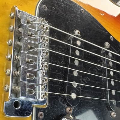 1977 Fender - Stratocaster - Sunburst - ID 5971 image 8